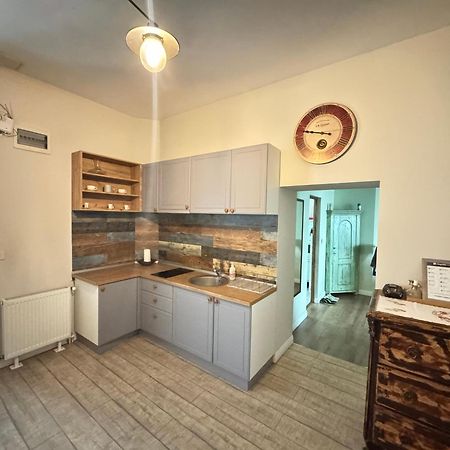 Cozyflat In The Central Arad Esterno foto