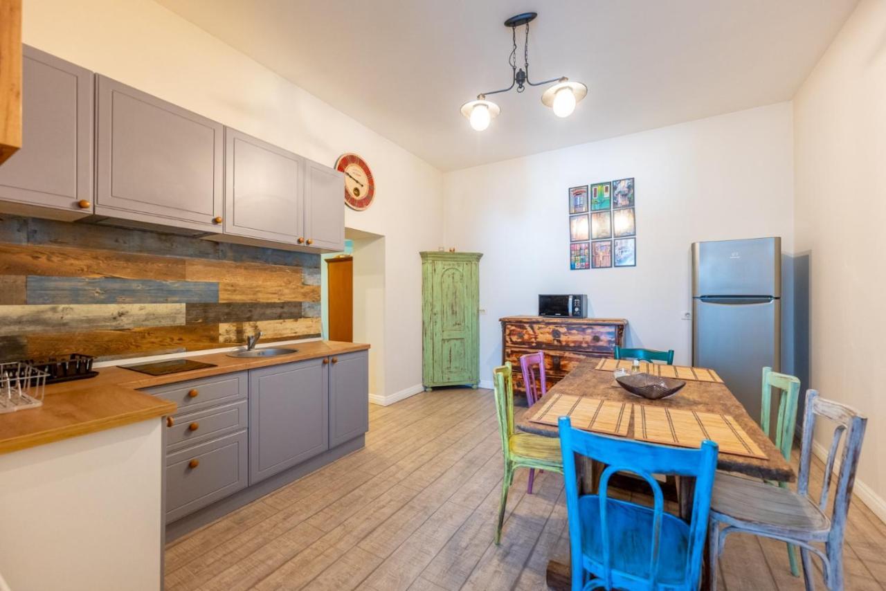 Cozyflat In The Central Arad Esterno foto