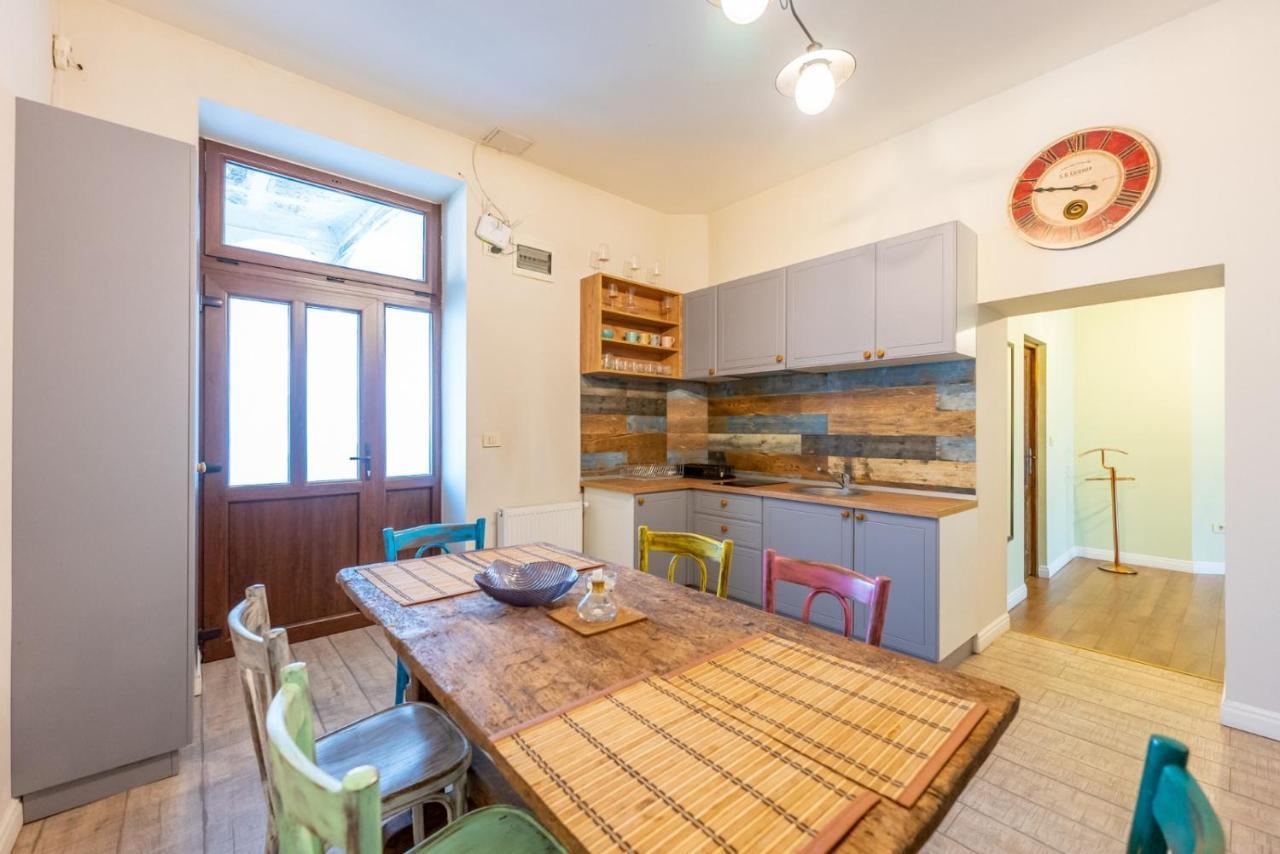 Cozyflat In The Central Arad Esterno foto